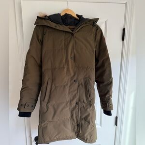 Canada Goose Shelburne parka in Military Green! Authentic. Sz Women’s Small.